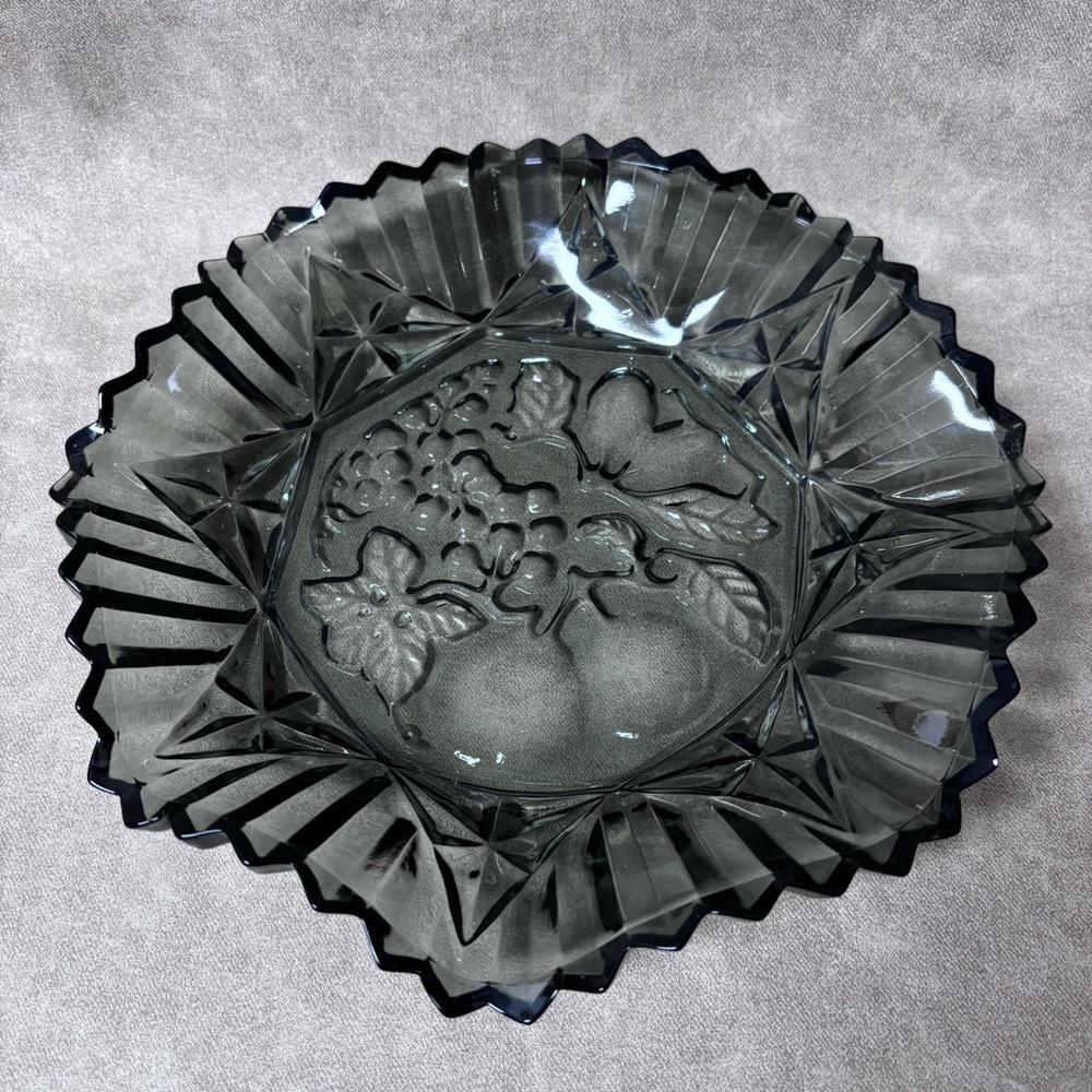 Federal Glass Company "Pioneer" Ruffled Edge Fruit Bowl